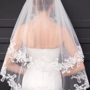 Two-tier Lace Applique Edge Elbow  Bridal Veil